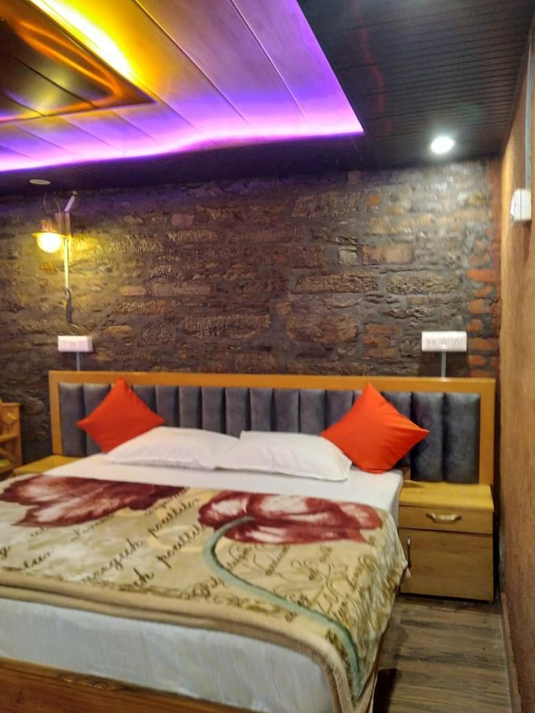 Nature Villaas Basa Homestay Pauri Екстериор снимка