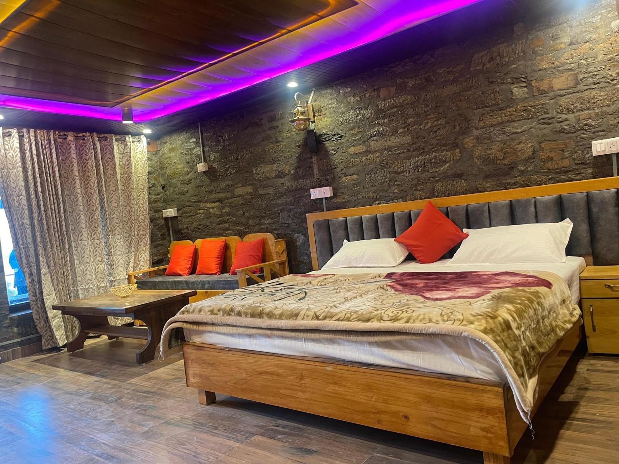 Nature Villaas Basa Homestay Pauri Екстериор снимка