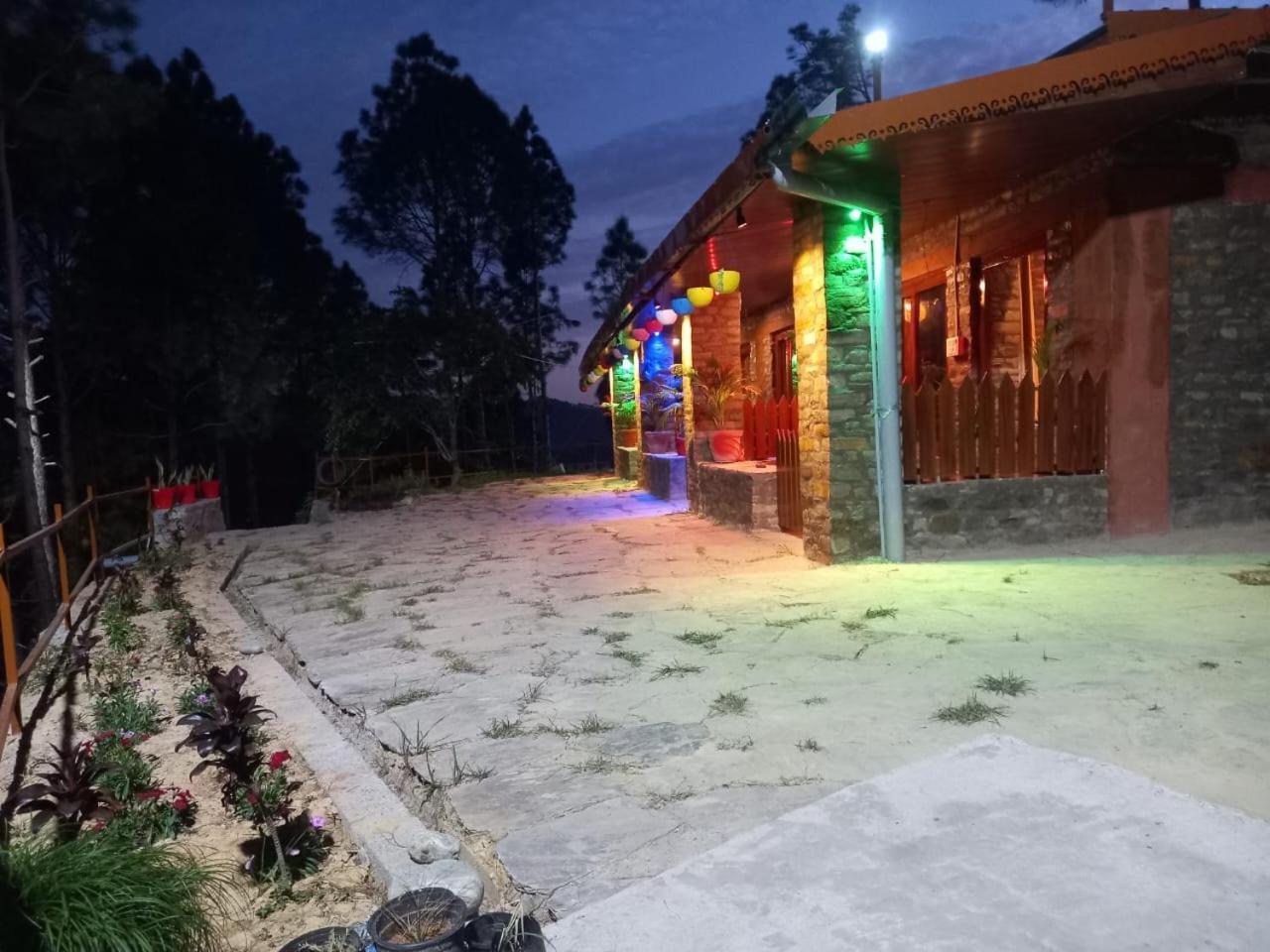 Nature Villaas Basa Homestay Pauri Екстериор снимка
