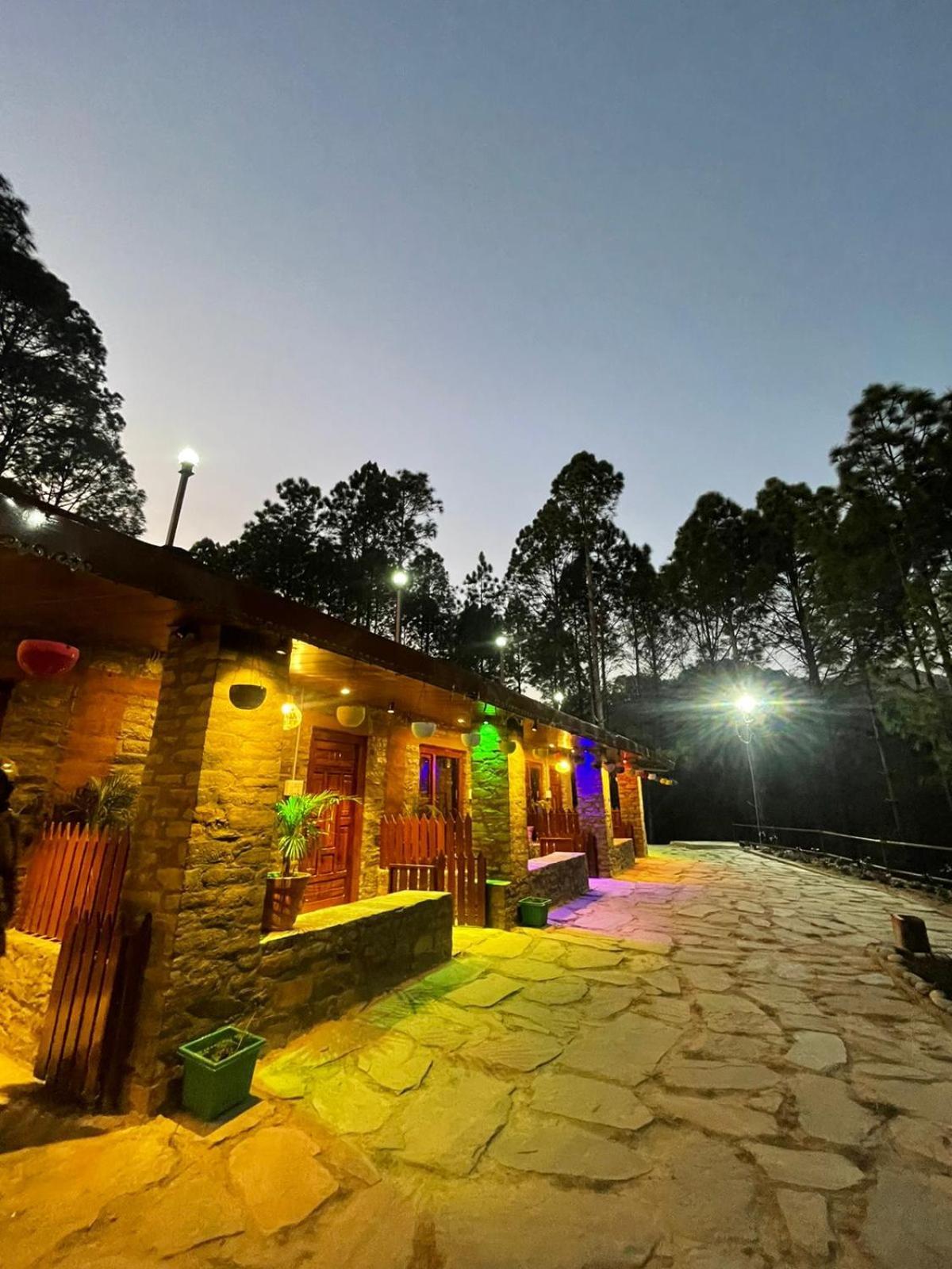 Nature Villaas Basa Homestay Pauri Екстериор снимка